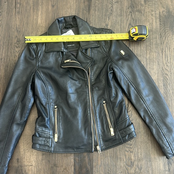 Mauritius cool leather jacket with light gold zipper. NWT - Picture 11 of 15
